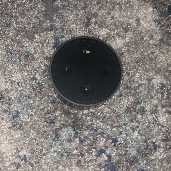 Amazon Echo - Picture 1 of 4